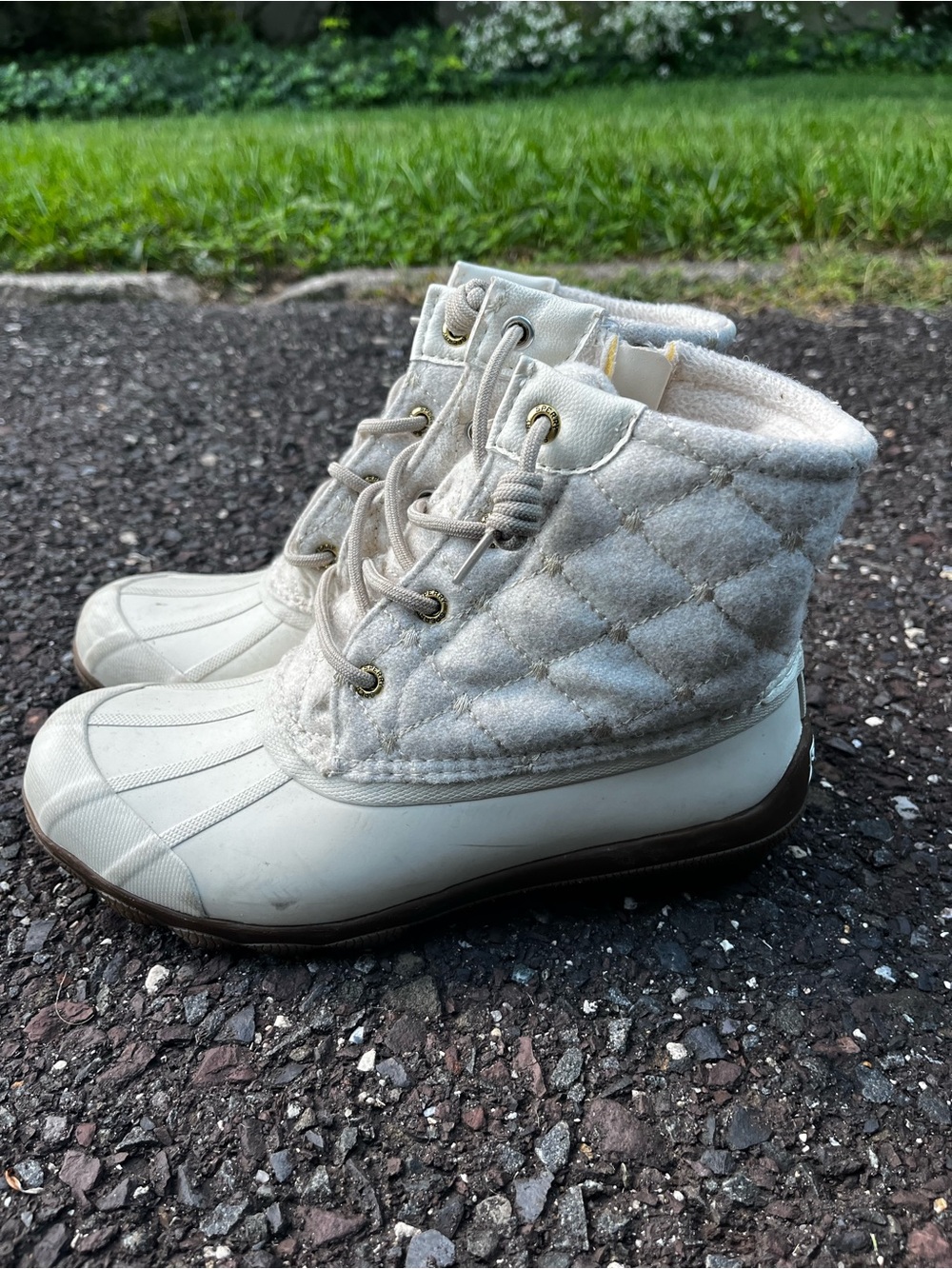 Sperry Duck Boots Women 6 White Gray Quilted Lined Lace Up Ankle STS85647